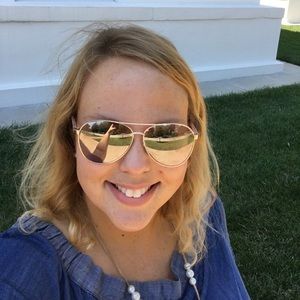 Meet your Posher, Melissa